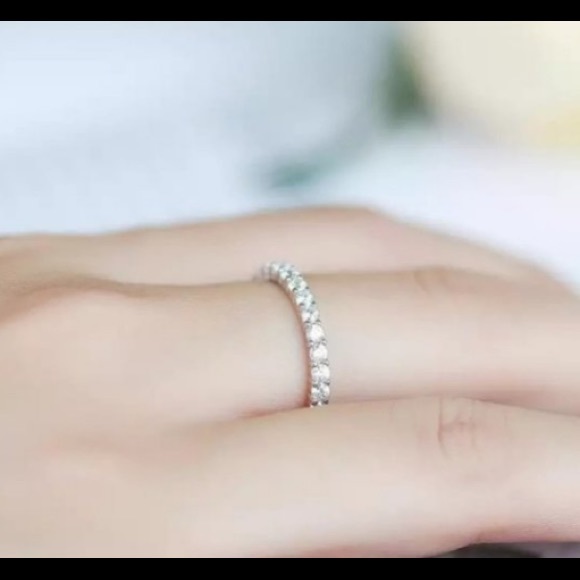 18K Whïte  Gôld Diâmoñd Eternity Stackable Ring